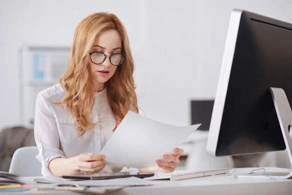 Працівник виїхав із країни і працює дистанційно: чи вийде уникнути оподаткування