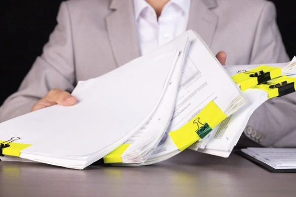 Коли потрібно нотаріально засвідчувати перекладені документи