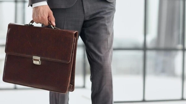 Про обмеження роботи близьких осіб