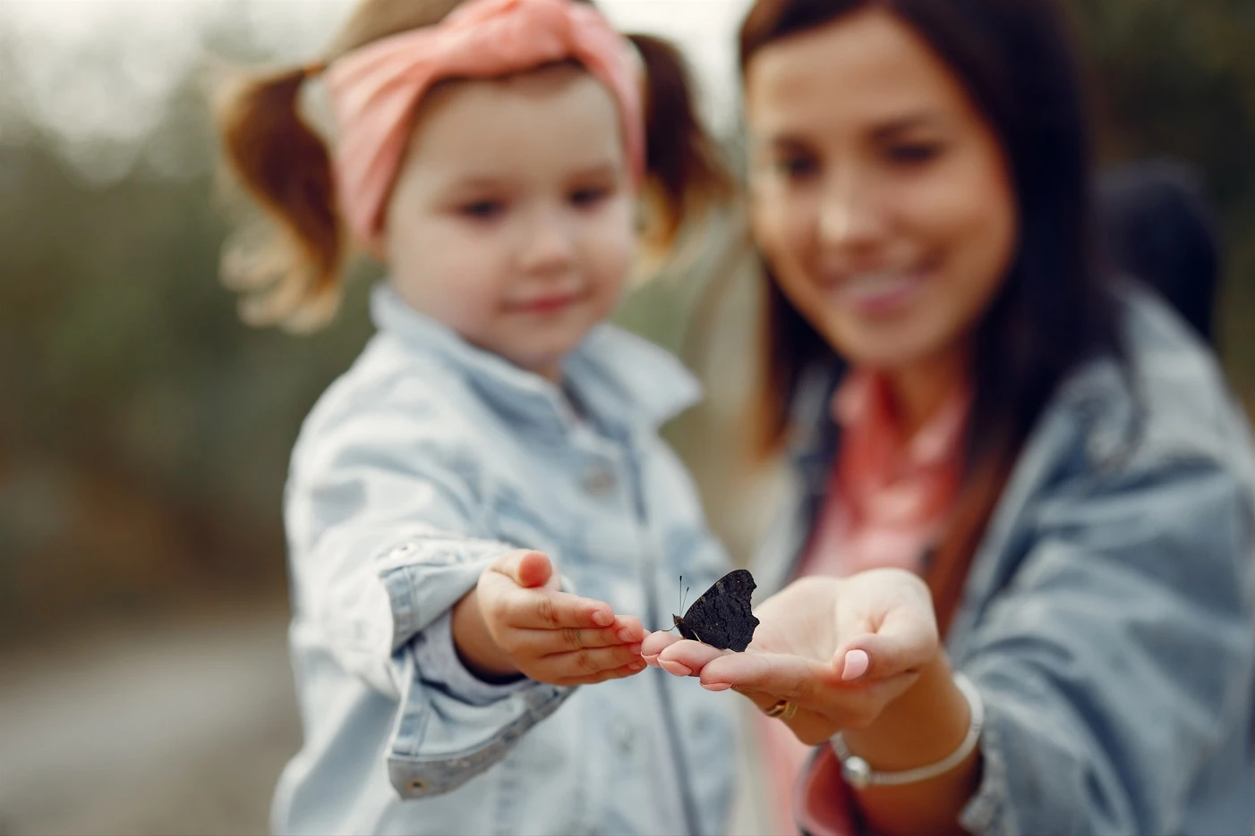 Допомога на дітей під опікою чи піклуванням: хто має право і як оформити