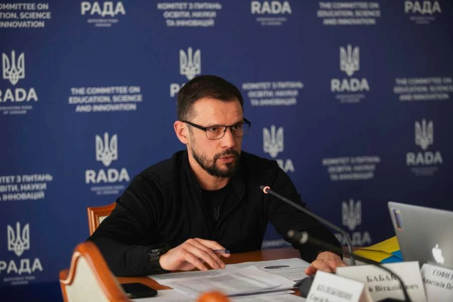 Підвищити зарплати педагогам вийде лише з новою структурою оплати праці: Бабак