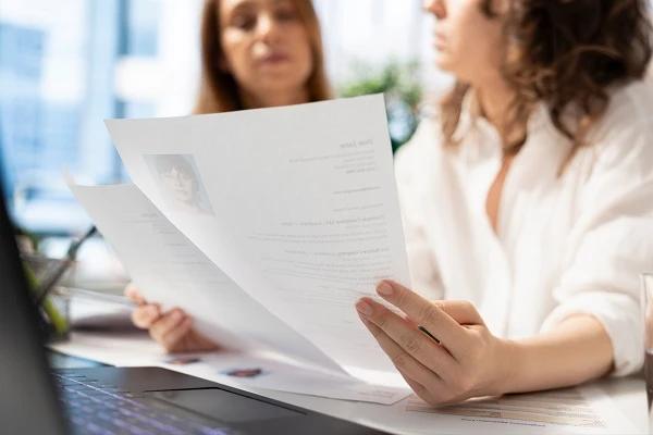 Чи поширюється колективний договір на працівників, які не входять до профспілки