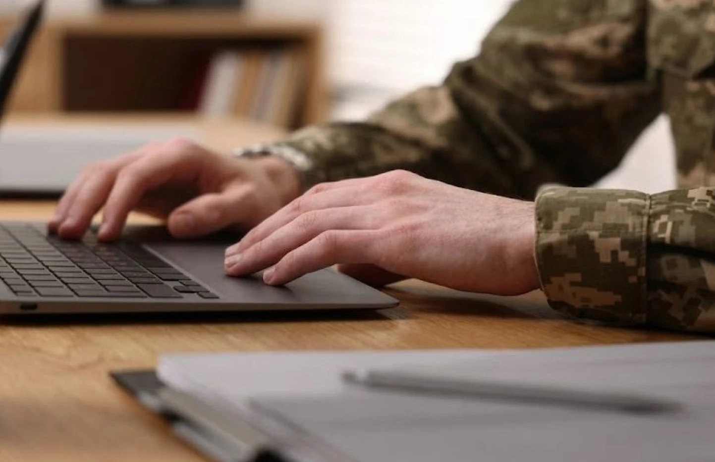 Мобілізовані ІТ-фахівці зможуть отримати офіцерське звання: указ Президента